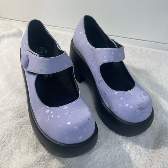 T.U.K Shoes - Lilac Raindrop Bubble Anarchic Platform Mary Janes by T.U.K. Footwear - size 7